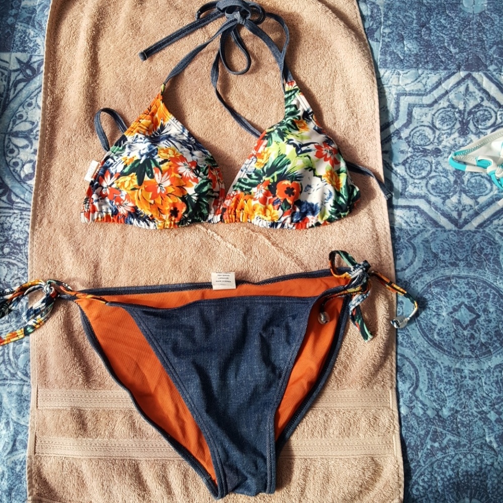 Bathing suit